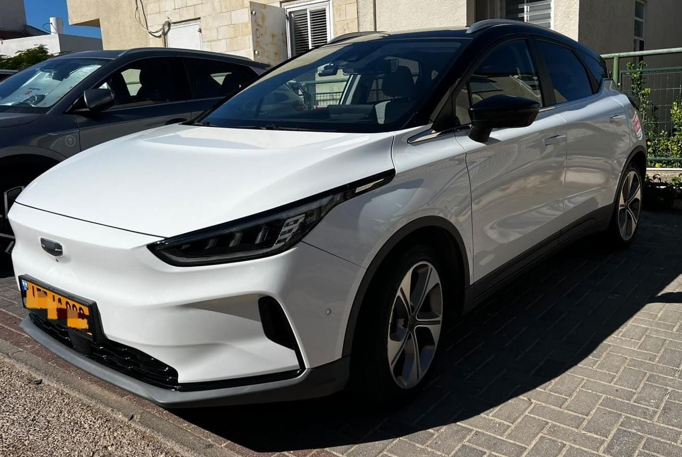 Geely Geometry — מבט צד